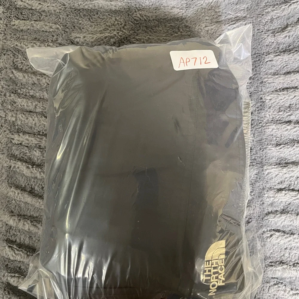 The North Face Gore-Tex Ski Snow Pants Mens XL Black Waterproof Suspenders AP712
